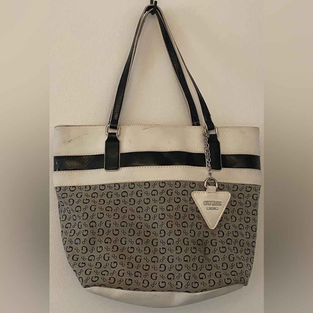 Guess Black & White Patterned Logo Tote Bag